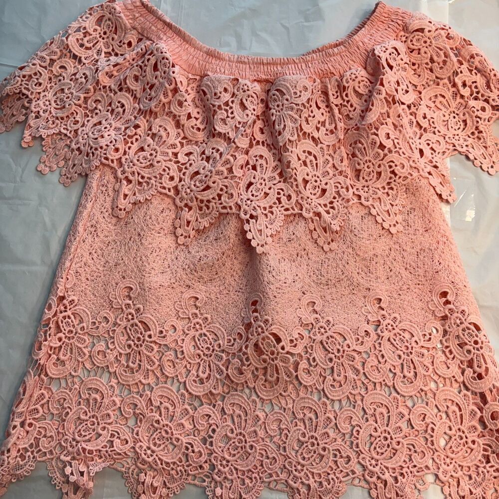 Pastel All Lace Top Size Medium Color Peach EUC - Picture 7 of 10
